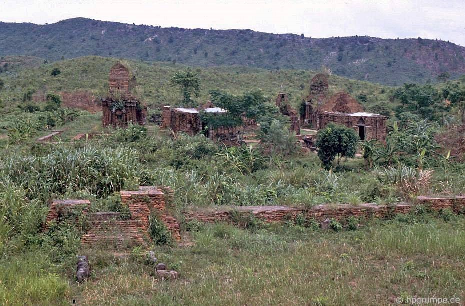 Mỹ Sơn được ghi lại trong vào những năm 1991-1992. Ảnh: Hans-Peter Grumpe