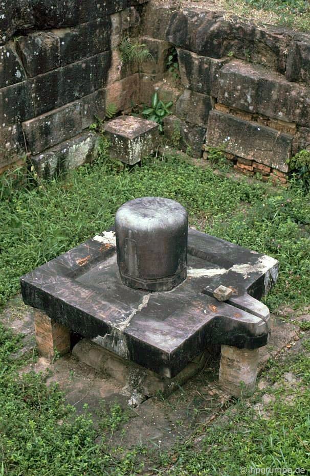 Mỹ Sơn được ghi lại trong vào những năm 1991-1992. Ảnh: Hans-Peter Grumpe