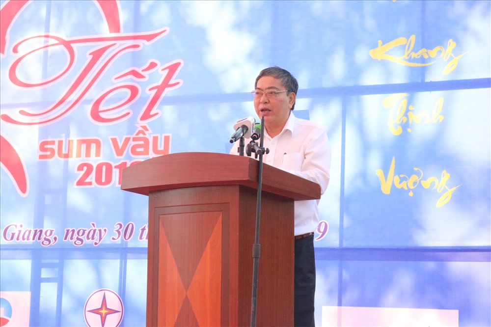 Phó chủ tịch UBND tỉnh Hậu Giang - Nguyễn Văn Tuấn phát biểu tại chương trình. Ảnh: H.T