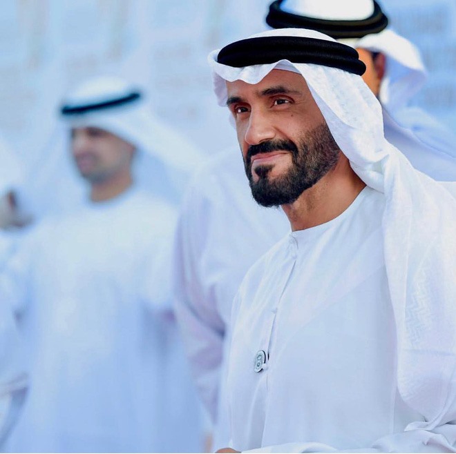 Hoàng tử UAE đã mua hết số vé trận bán kết UAE - Qatar, ngăn không cho CĐV Qatar vào sân.