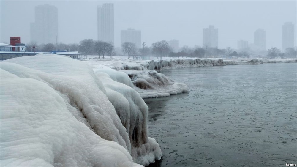 Hồ Michigan đóng băng dưới cái rét kỷ lục vào ngày 29.1.2019. Ảnh: Reuters
