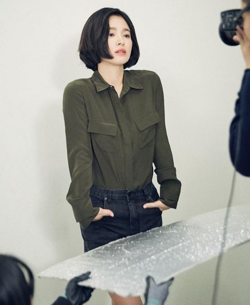 Đây cũng là hình ảnh của Song Hye Kyo trong bộ phim truyền hình “Encounter” khi vào vai một CEO thành đạt. 