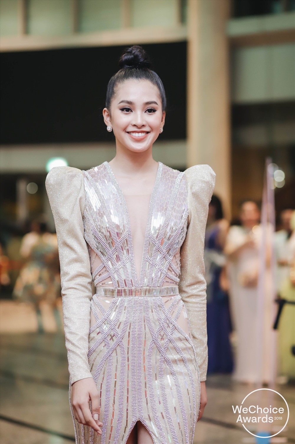 Hoa hậu Tiểu Vy khoe nhan sắc thu hút dù chỉ mới 18 tuổi. Ảnh: WCA. 