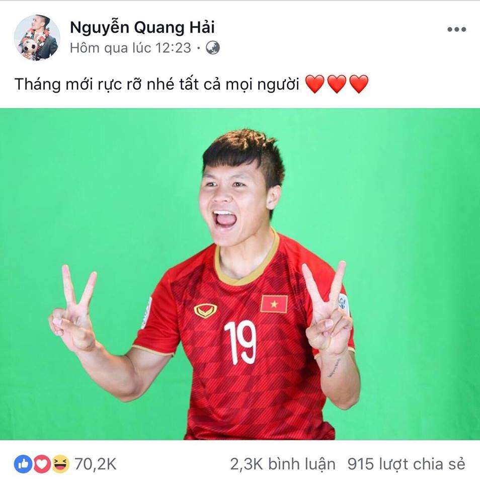 “Chân sút vàng” của tuyển Việt Nam - Quang Hải đăng tải bức ảnh tạo dáng hài hước. Cầu thủ này tỏ ra khá thoải mái trước trận quyết đấu ngày mai (8.1) với Iraq tại Asian Cup.