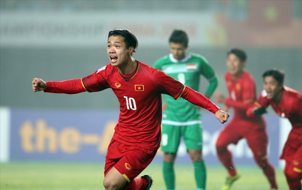 Tại VCK U23 Châu Á, U23 Việt Nam cũng từng gây bất ngờ khi đánh bại U23 Iraq ở tứ kết. Ảnh: H.P