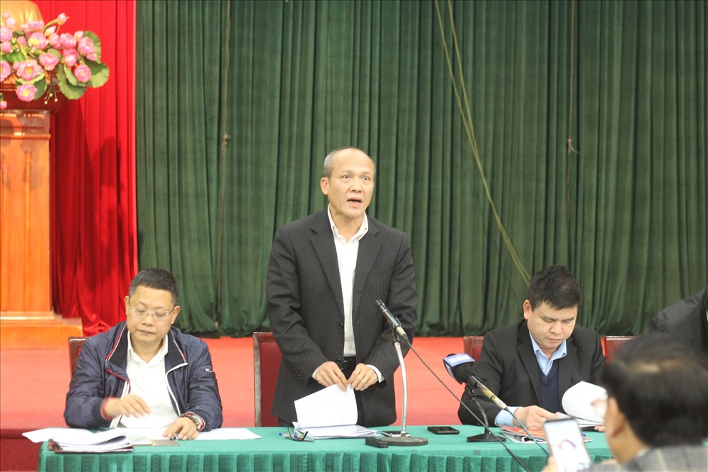 Phó Giám đốc Sở GTVT Hà Nội Ngô Mạnh Tuấn trả lời tại giao ban báo chí. Ảnh Trần Vương