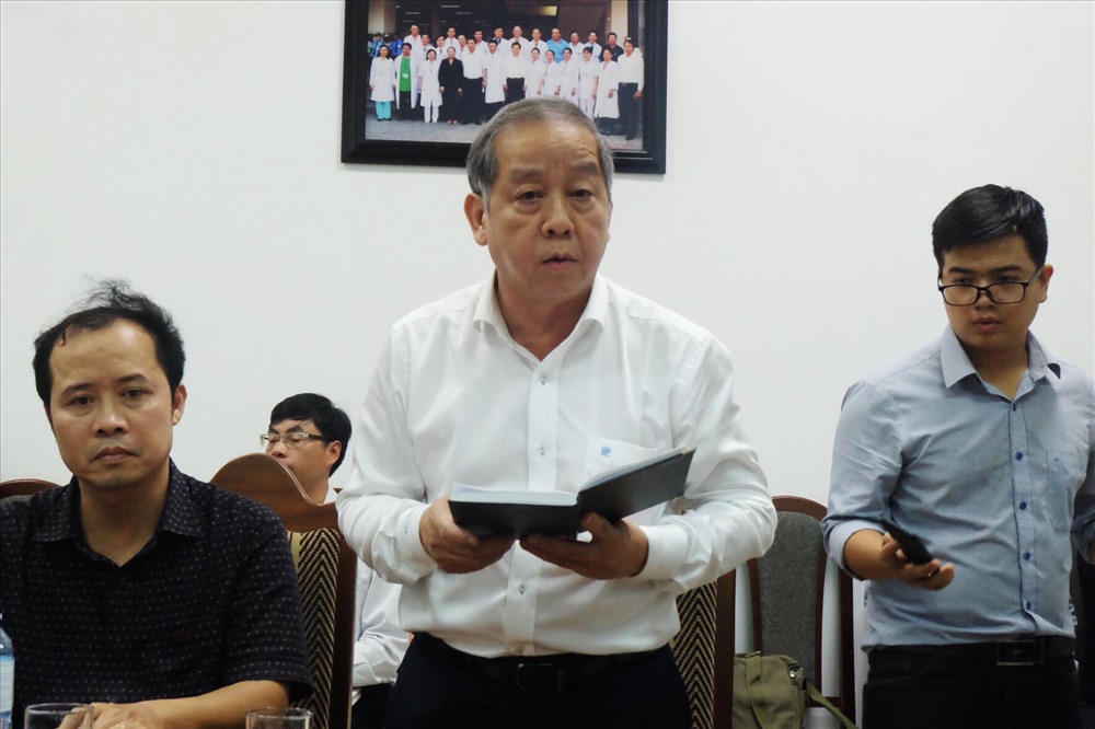 Chủ tịch UBND tỉnh Thừa Thiên Huế báo cáo sự việc. Ảnh: HV