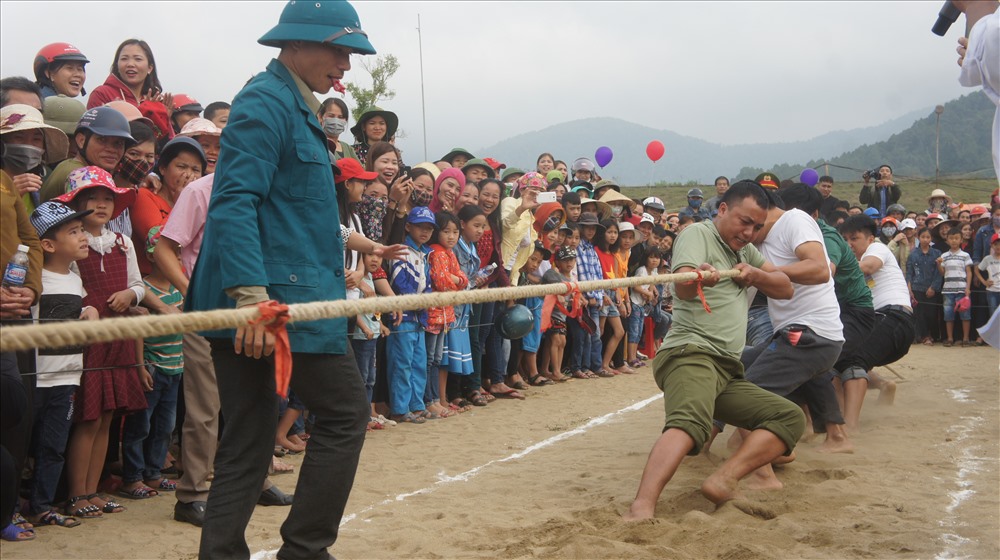 Nhiều trò chơi dân gian được Ban tổ chức lễ hội và chính quyền xã Thiên Lộc, huyện Can Lộc tổ chức ngay sau phần lễ