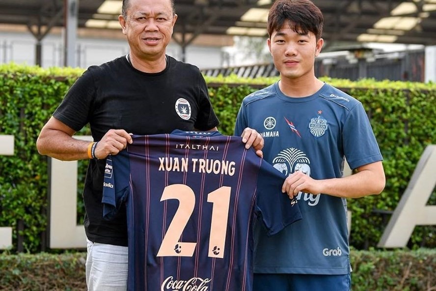Xuân Trường tiếp nối đồng đội Văn Lâm gia nhập Thai League. Ảnh Buriram United