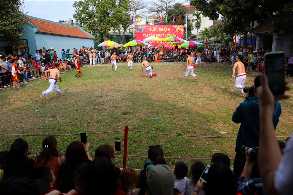 Đình làng Thúy Lĩnh là nơi tổ chức lễ hội vật cầu truyền thống. 