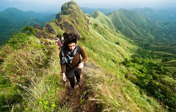 Trekking tại Bạch Mã. Ảnh: Hue Cooter Rental