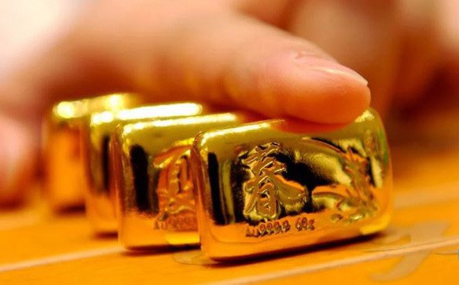 Giá vàng những ngày này bị đẩy lên cao, người dân lại chủ yếu mua vàng trang sức lấy may thay vì tích trữ.