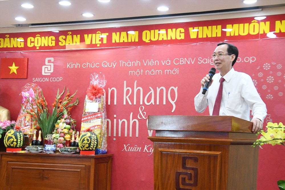 Đồng chí Lê Thanh Liêm - Phó Chủ tịch thường trực UBND TPHCM đánh giá cao công tác phục vụ và kết quả kinh doanh tết của Saigon Co.op.