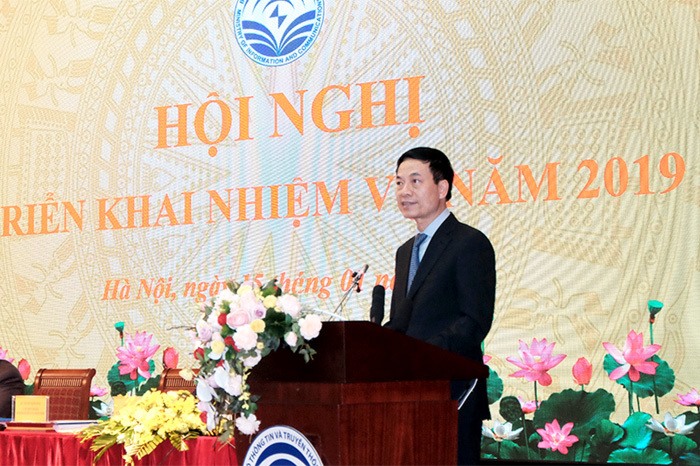 Bộ trưởng Nguyễn Mạnh Hùng nêu ra nhiều nhiệm vụ mới của ngành TTTT trong năm 2019. Ảnh: Trọng Đạt.