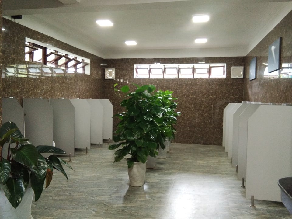 WC của Trung tâm du lịch Phong Nha – Kẽ Bàng với không gian đẹp như một bức tranh.