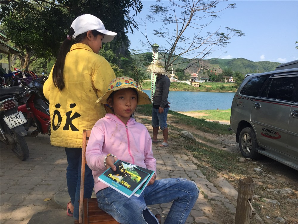 Bán hàng rong ở di sản Phong Nha - Kẻ Bàng