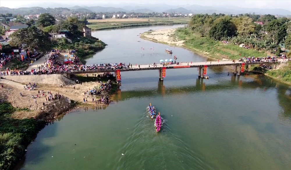 Cuộc đua thể hiện truyền thống thượng võ, sức mạnh, bền bỉ vào dẻo dai của nhân dân Hương Sơn