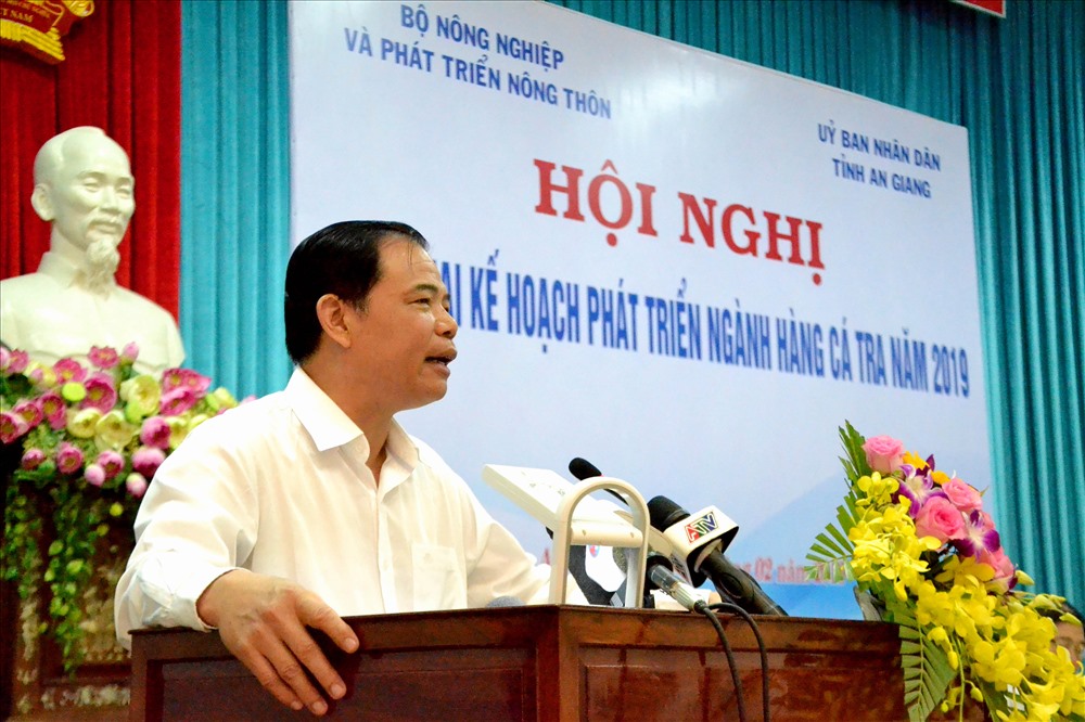 Bộ trưởng Bộ NNPTNT Nguyễn Xuân Cường phát biểu tại hội nghị, Ảnh: Lục Tùng