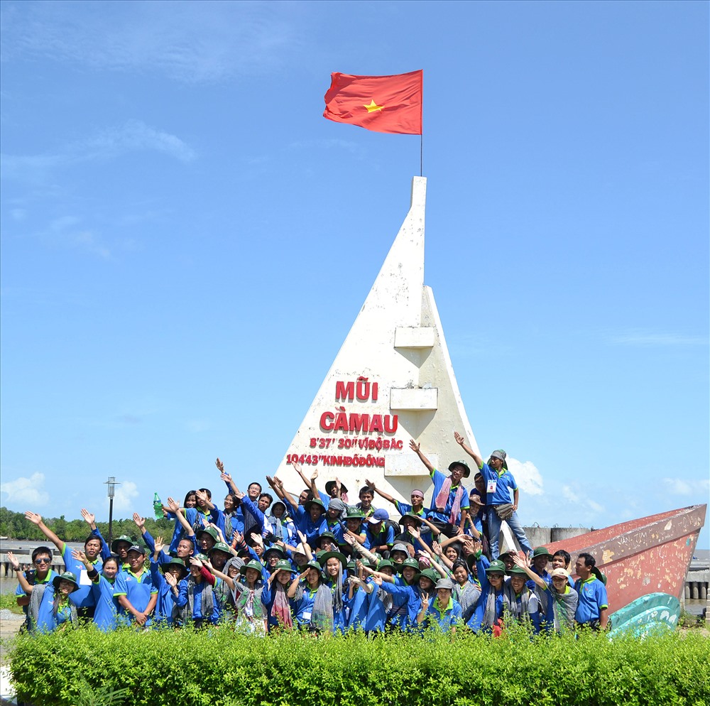 Biểu tượng mũi tàu tại xã Đất Mũi, huyện Ngọc Hiển