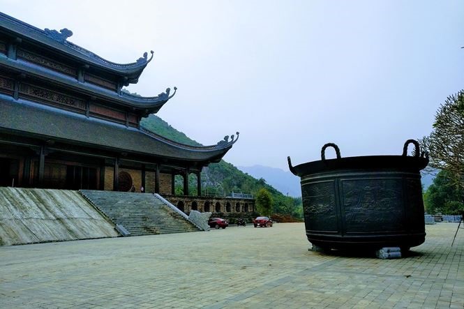 Vạc dầu phác hoạ khu du lịch tâm linh Bái Đính (Ninh Bình), Tam Chúc (Hà Nam) và chùa Hương (Hà Nội).