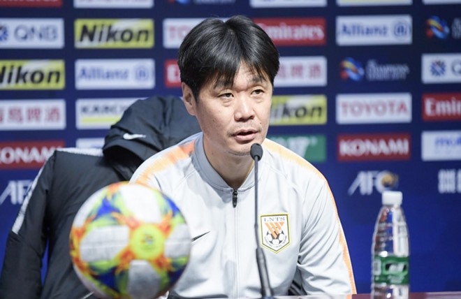 HLV Li Xiaopeng của Shandong Luneng tự tin sẽ đánh bại CLB Hà Nội ngay trên sân nhà. 