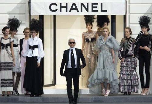 Ông trùm thời trang Chanel - Karl Lagerfeld giàu có cỡ nào?