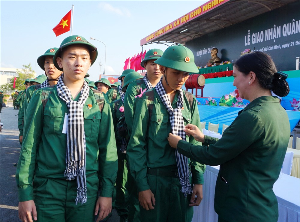 Theo Hội đồng Nghĩa vụ quân sự thành phố, trong số hơn 4.500 thanh niên thực hiện nghĩa vụ quân sự và công an nhân dân năm nay có hơn 2.180 công dân viết đơn tình nguyện, 145 đảng viên, 1.477 công dân có trình độ trung cấp, CĐ và ĐH.