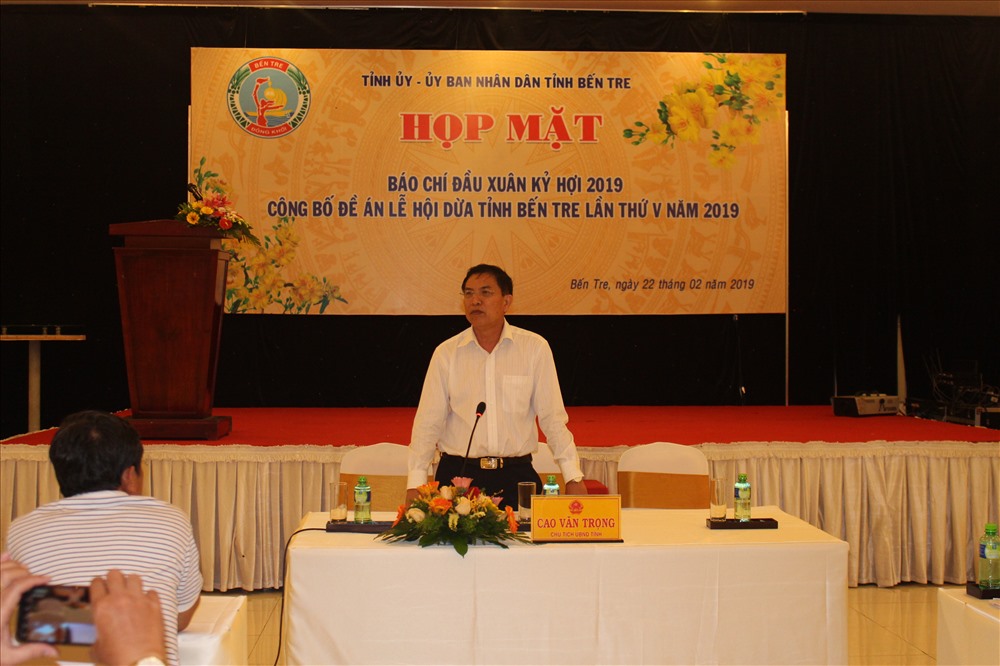 Ông Cao Văn Trọng phát biểu tại cuộc họp mặt.