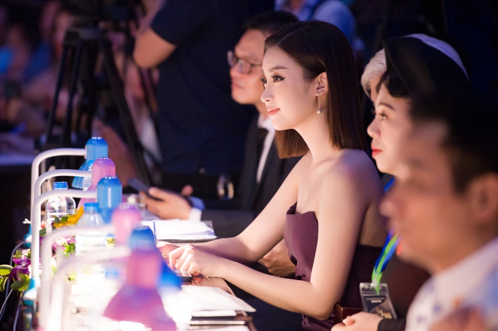 Mới đây, Hoa hâu Đỗ Mỹ Linh đã xuất hiện tại Bắc Ninh trong vai trò giám khảo của cuộc thi “Người đẹp Kinh Bắc”. 