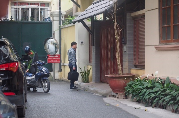 Cơ quan Cảnh sát điều tra  khám xét nhà ông Nguyễn Bắc Son ở Ngõ 36 C1, phố Lý Nam Đế, phường Cửa Đông, Hoàn Kiếm, Hà Nội