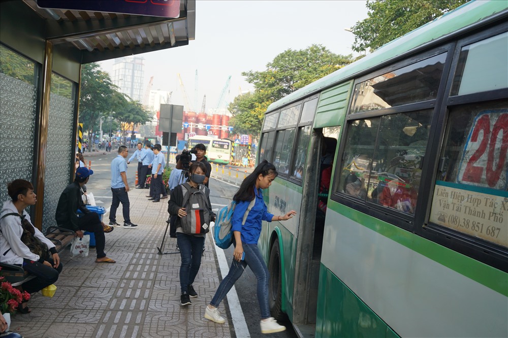 Hành khách đi xe buýt ngày càng giảm