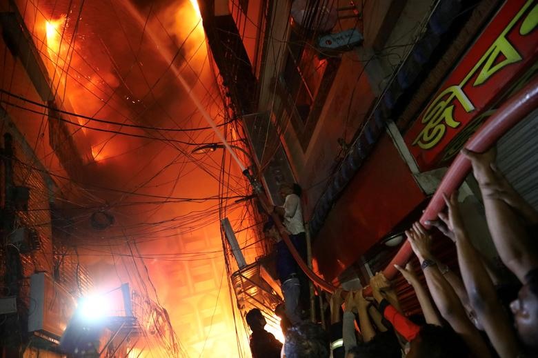 Vụ cháy lớn xảy ra vào lúc 22h30 ngày 20.2 (theo giờ địa phương) tại khu vực Chawkbazar, thủ đô Dhaka, Bangladesh khiến ít nhất 70 người thiệt mạng.