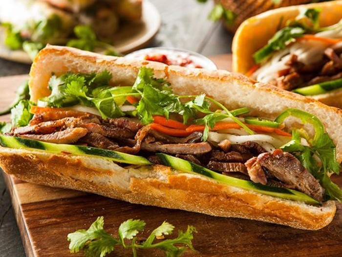 Năm 2014, bánh mì Việt Nam đã tạo nên cơn sốt mới của ẩm thực đường phố trên toàn thế giới, bởi thế chẳng có gì là lạ khi nó lọt vào top 20 món ăn đường phố ngon nhất thế giới theo bình chọn của Huffington Post.