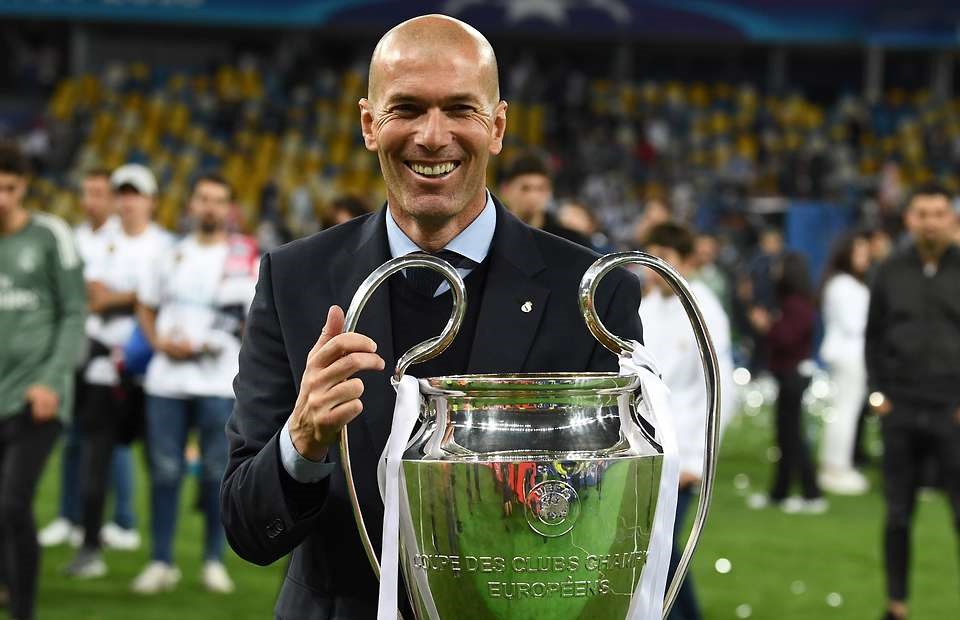 Zidane vẫn chưa dẫn dắt đội bóng nào kể từ khi chia tay Juventus. Ảnh GiveMeSport