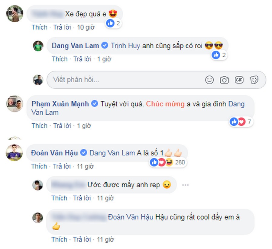 Nhiều tuyển thủ Việt Nam vào bình luận chúc mừng Văn Lâm. Ảnh FBNV 