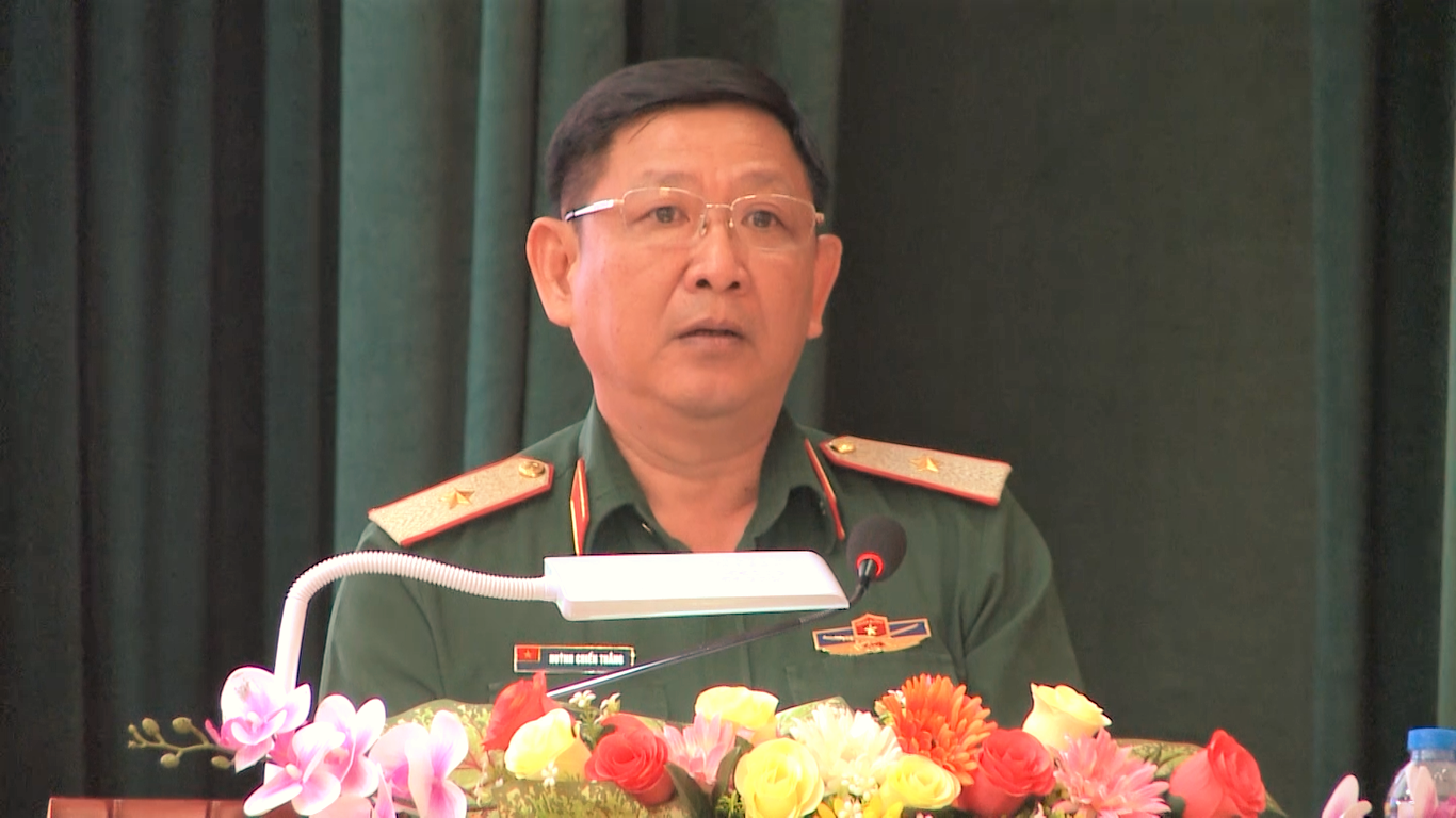 Thiếu tướng Huỳnh Chiến Thắng - Chính Ủy Quân Khu 9 phát biểu tại buổi gặp mặt. Ảnh: B.T