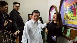 Một vài hình ảnh khác của bộ đôi đóng giả ông Rodrigo Duterte và ông Kim Jong-un. Ảnh: AFP.