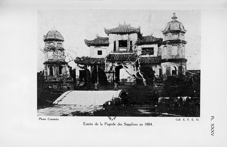 Chùa Báo Ân được xây dựng vào khoảng thời gian 1842, tức khoảng thời gian trị vì vua Thiệu Trị – một dấu ấn hiếm hoi của vương triều Nguyễn trên đất Thăng Long xưa. 