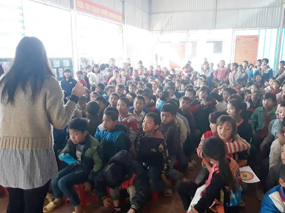  Năm 2019, TS Vũ Thu Hương sẽ dạy kiến thức giới tính miễn phí cho học sinh nghèo trên toàn quốc. Ảnh: VTC 