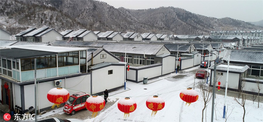 Một ngôi làng ở quận Huairou, Bắc Kinh được bao phủ trong tuyết trong ngày 6.2.