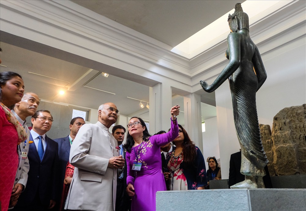 Hằng năm, bảo tàng điêu khắc Chăm Đà Nẵng luôn đón hàng ngàn khách du lịch trong nước và ngoài nước đến tham quan. Bên cạnh đó, bảo tàng vinh dự đón hàng loạt các lãnh đạo các nước trên thế giới như: Tổng thống Ấn Độ và phu nhân; Quốc vương Campuchia Norodom Shihamoni; đoàn Phó Thủ tướng Singapore. Trong ảnh là Tổng thống Ấn Độ và Phu nhân thăm bảo tàng điêu khắc Chăm Đà Nẵng vào năm 2018.
