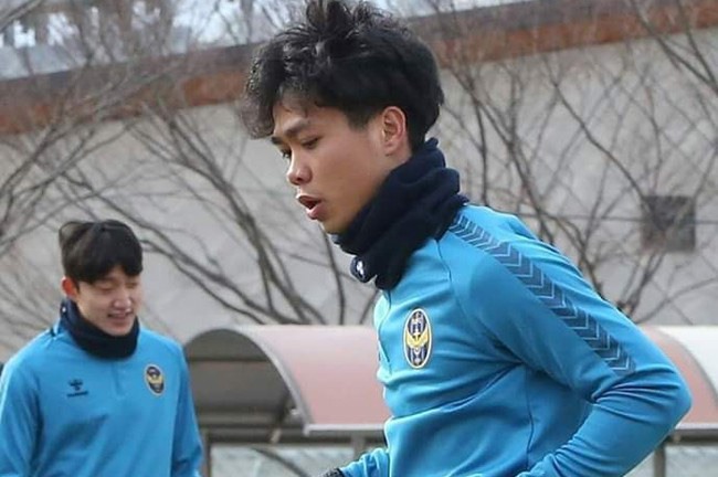 Công Phượng sẽ phải nỗ lực rất nhiều cho một suất đá chính tại Incheon United (Ảnh: Incheon United)