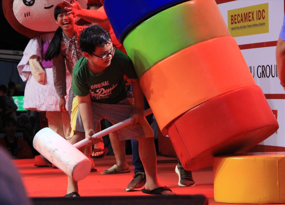 Các trò chơi của Nhật Bản thu hút các bạn trẻ Việt Nam tham gia.