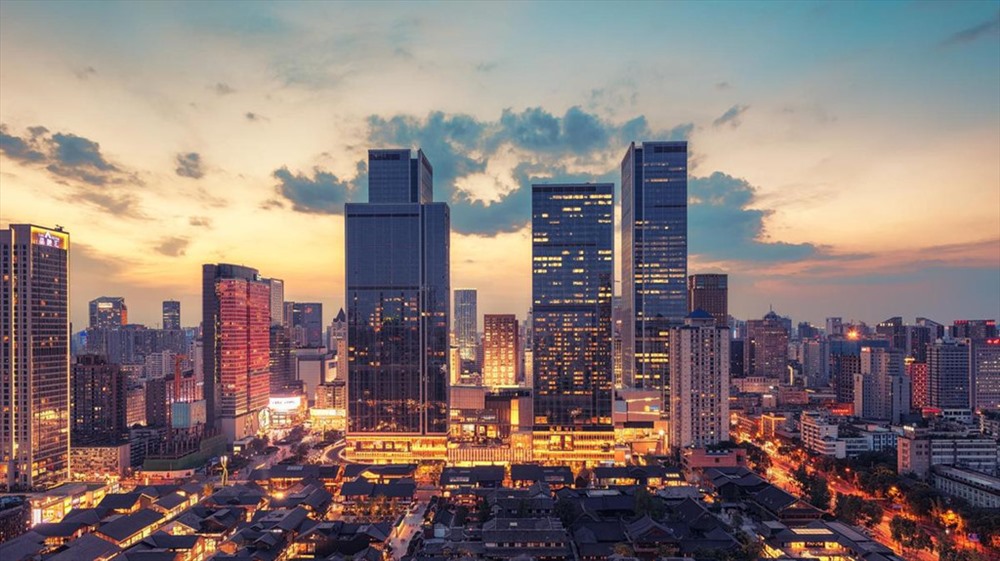 Thành Đô được có diện tích 12.132 km2, là thành phố lớn thứ 4 trên toàn Trung Quốc. Dân số của thành phố đạt khoảng 16,3 triệu người, đônh gấp đôi các quốc gia như Thụy Sĩ hay Lào. Ảnh: CNN.  