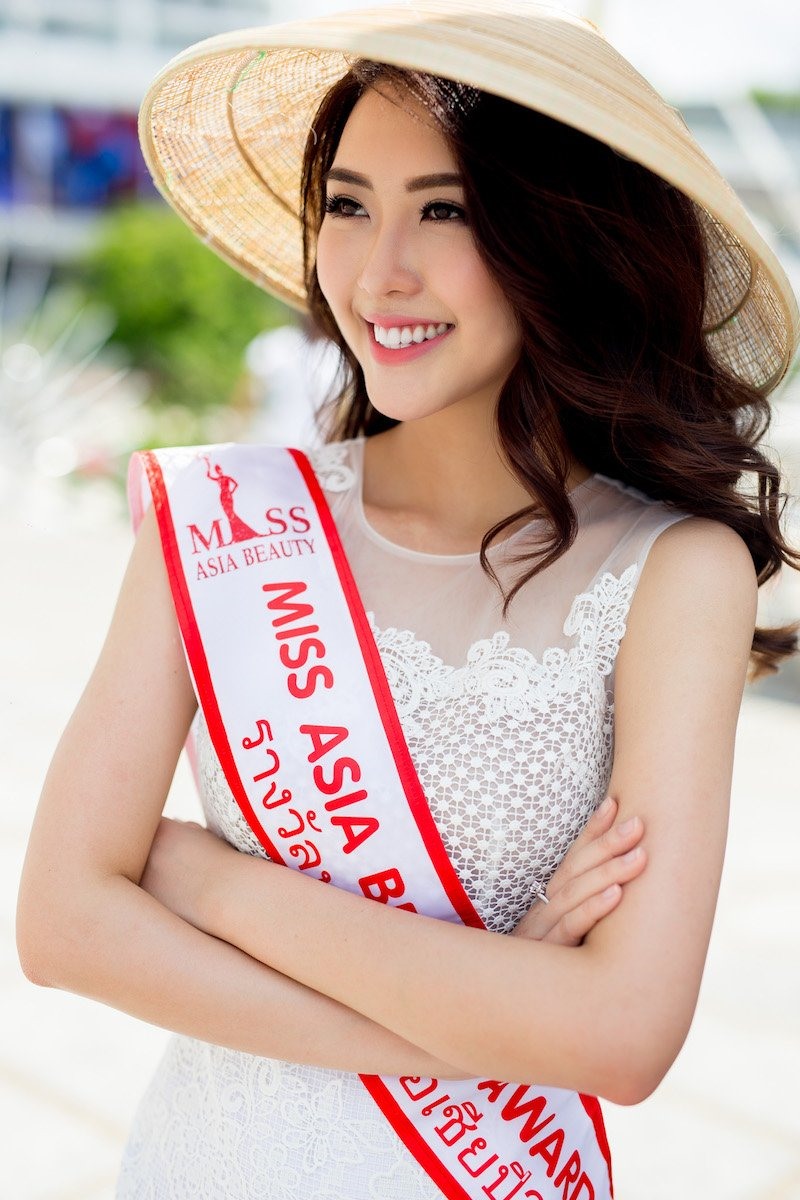 Nhan sắc rạng rỡ của Hoa hậu Tường Linh.