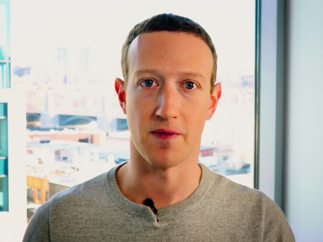 Vụ bê bối trong năm của Facebook đã gây thiệt hại cho tài sản của CEO Mark Zuckerberg. Nó đã chìm gần 9 tỷ đô la kể từ năm ngoái và ông đã giảm ba bậc xuống thứ hạng. Ông cũng đã được Kylie Jenner soán ngôi là tỷ phú tự thân trẻ nhất năm nay.