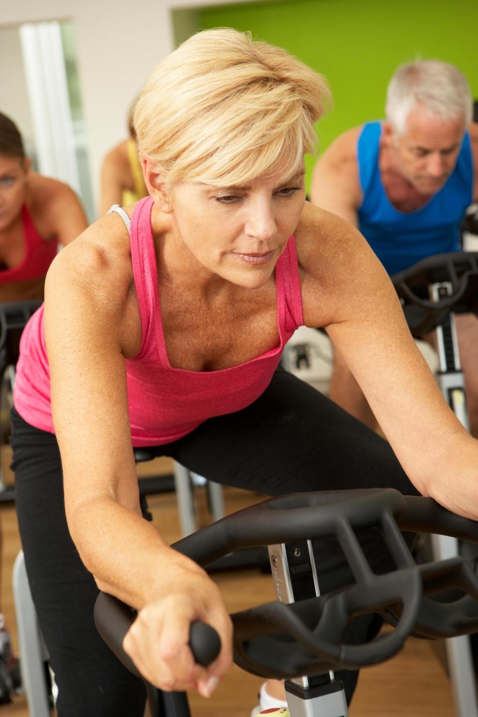 Những người trung niên duy trì việc tập thể dục thể thao sẽ rất khỏe mạnh và có khả năng kéo dài tuổi thọ. Nguồn: Báo The Sun (Anh)