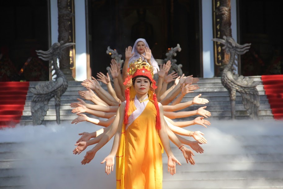 Một số hoạt động trong khuôn khổ Lễ hội Đền Huyền Trân. Việc mở hội Đền Huyền Trân tại Thừa Thiên Huế nhằm thể hiện đạo lý “Uống nước nhớ nguồn” tưởng nhớ, tôn vinh công chúa Huyền Trân và các bậc tiền nhân  của dân tộc đã  có công dựng nước,  mở mang bờ cõi. Lễ hội thu hút đông đảo các tầng lớp nhân dân, bà con tăng ni phật tử, các chức sắc tôn giáo và du khách gần  xa về dự