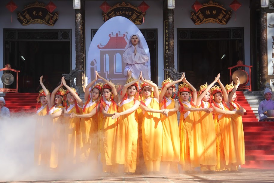 Một số hoạt động trong khuôn khổ Lễ hội Đền Huyền Trân. Việc mở hội Đền Huyền Trân tại Thừa Thiên Huế nhằm thể hiện đạo lý “Uống nước nhớ nguồn” tưởng nhớ, tôn vinh công chúa Huyền Trân và các bậc tiền nhân  của dân tộc đã  có công dựng nước,  mở mang bờ cõi. Lễ hội thu hút đông đảo các tầng lớp nhân dân, bà con tăng ni phật tử, các chức sắc tôn giáo và du khách gần  xa về dự