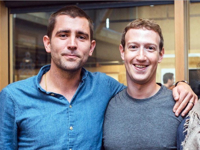 Chris Cox được xem là bạn tâm giao lâu năm của Mark Zuckerberg.  